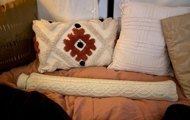 Long hot water bottle